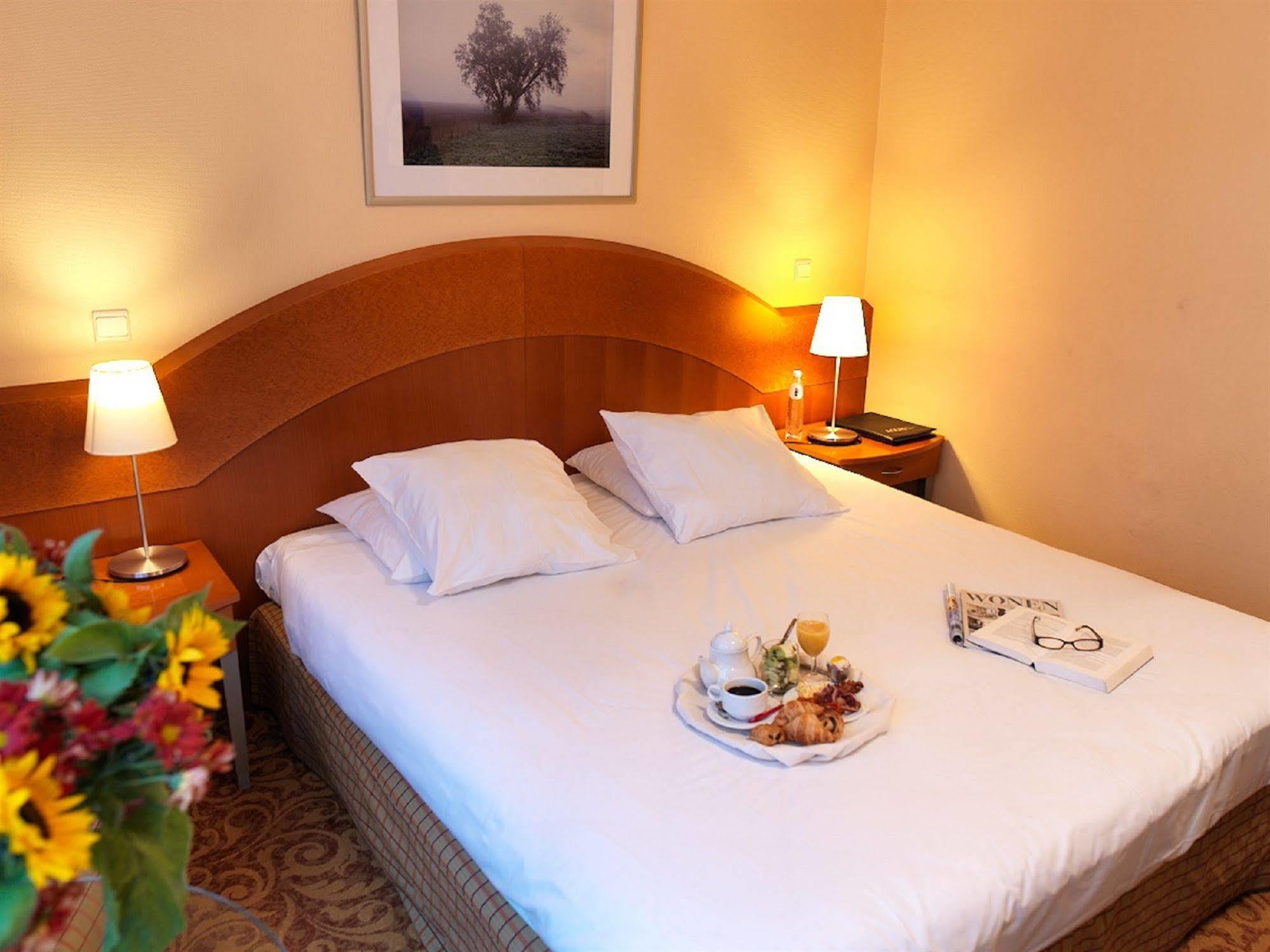 Acces Hotel Остенде Экстерьер фото